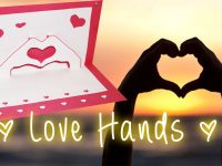 Сердце из рук и на бумаге — Валентинка своими руками