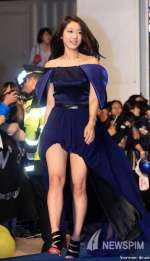 50397115-e3e2bc1cf279c0a38de60b4deab71b017470ea84